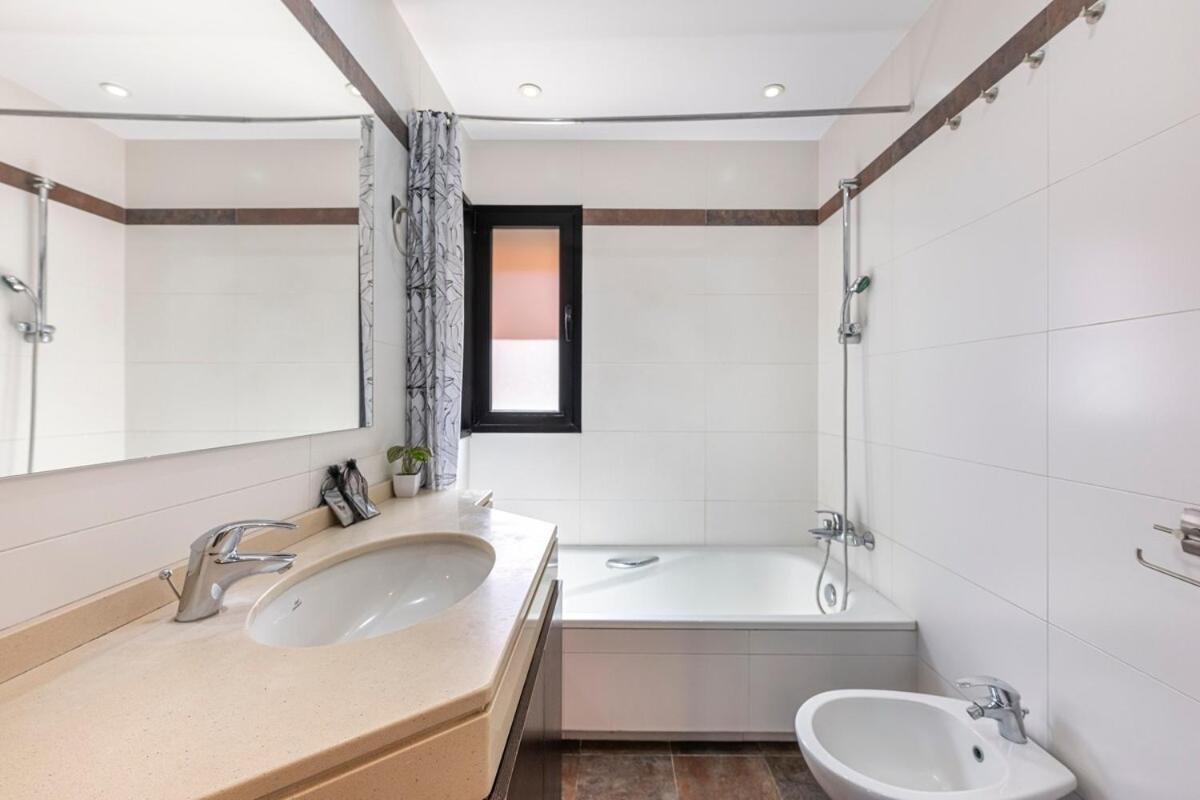 Great 3 Bedroom With Terrace In Golden Mile *
