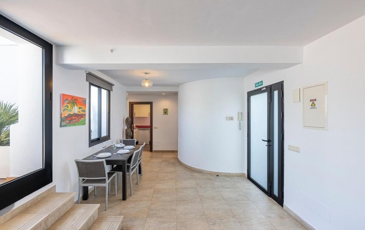 Great 3 Bedroom With Terrace In Golden Mile Apartament