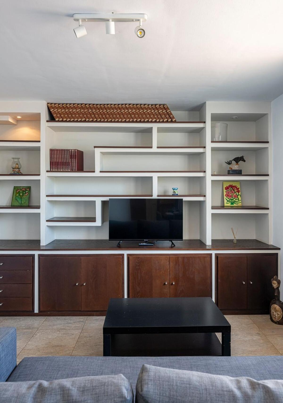 Great 3 Bedroom With Terrace In Golden Mile Apartament