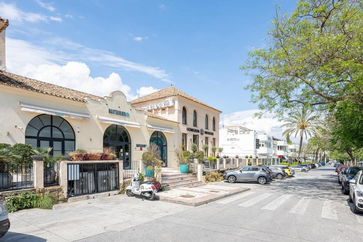 Great 3 Bedroom With Terrace In Golden Mile Marbella