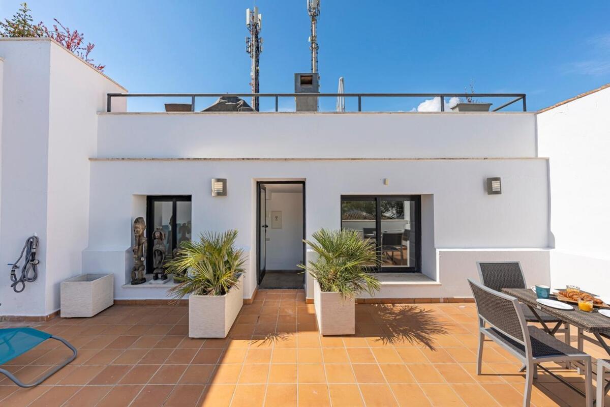 Great 3 Bedroom With Terrace In Golden Mile * Marbella