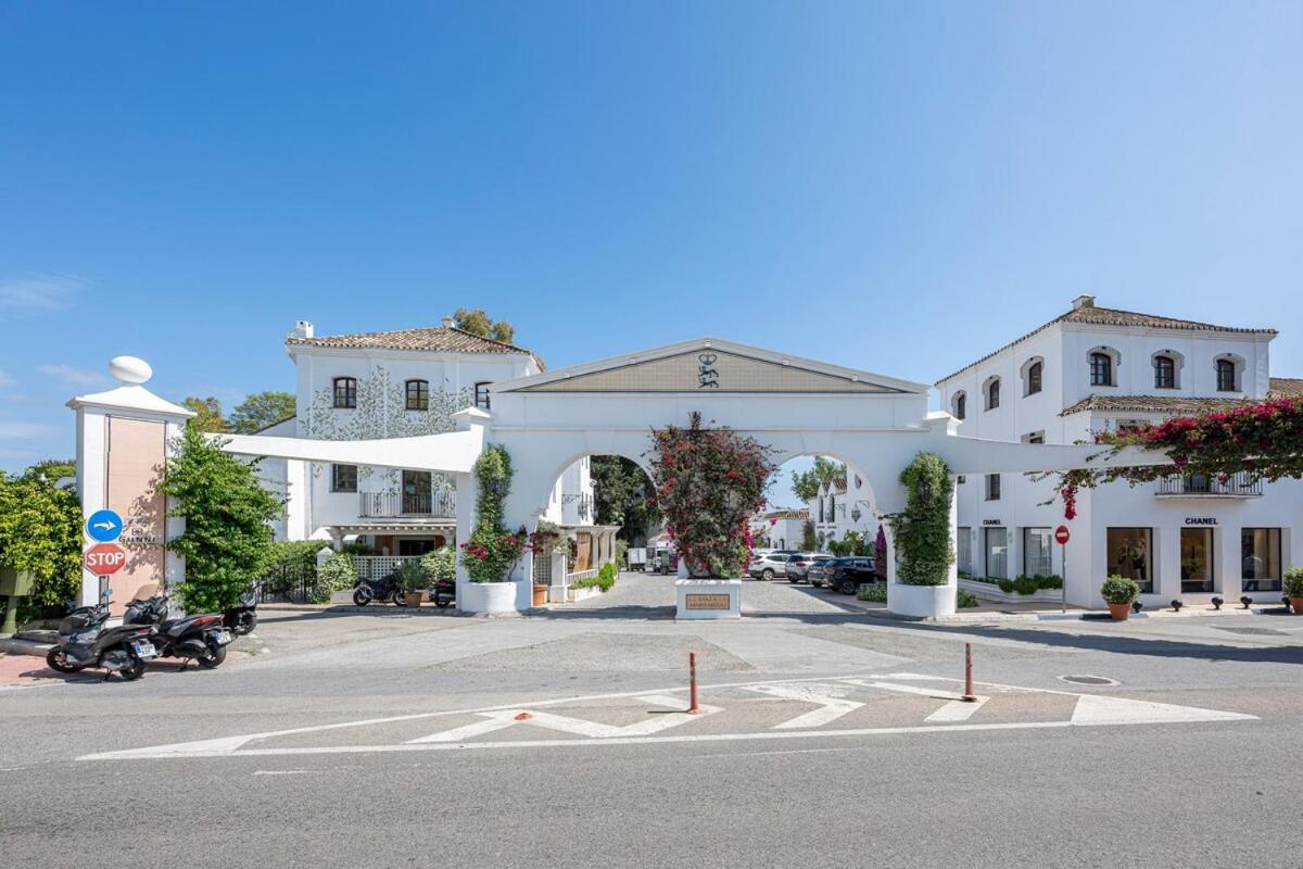 Great 3 Bedroom With Terrace In Golden Mile Marbella