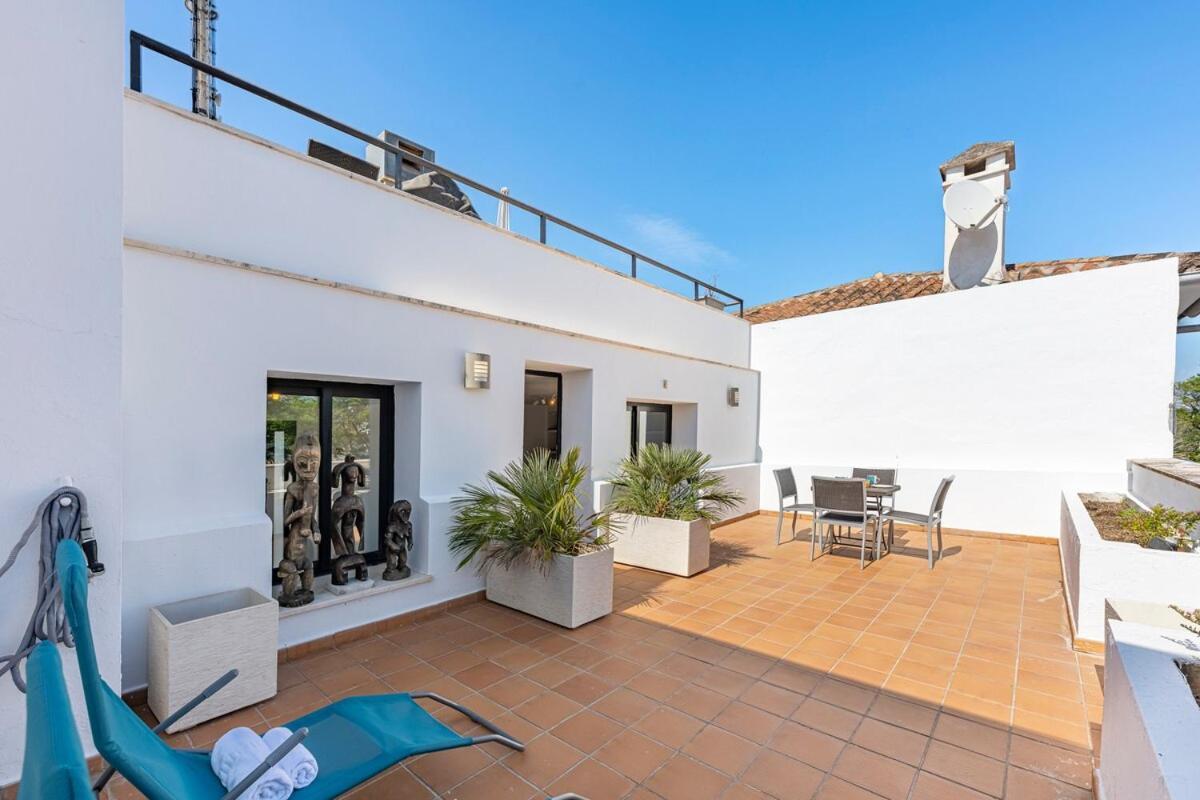 Great 3 Bedroom With Terrace In Golden Mile * Marbella