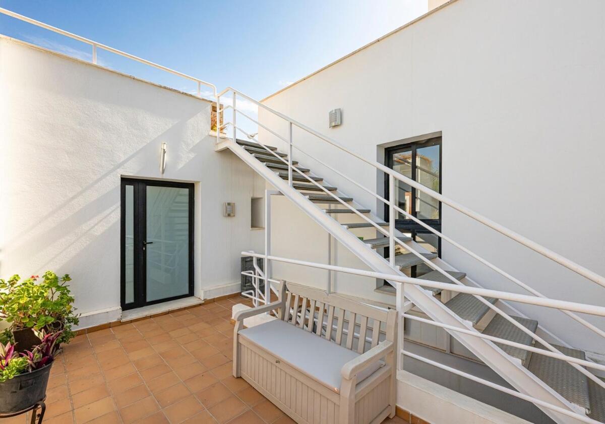 Great 3 Bedroom With Terrace In Golden Mile Apartament