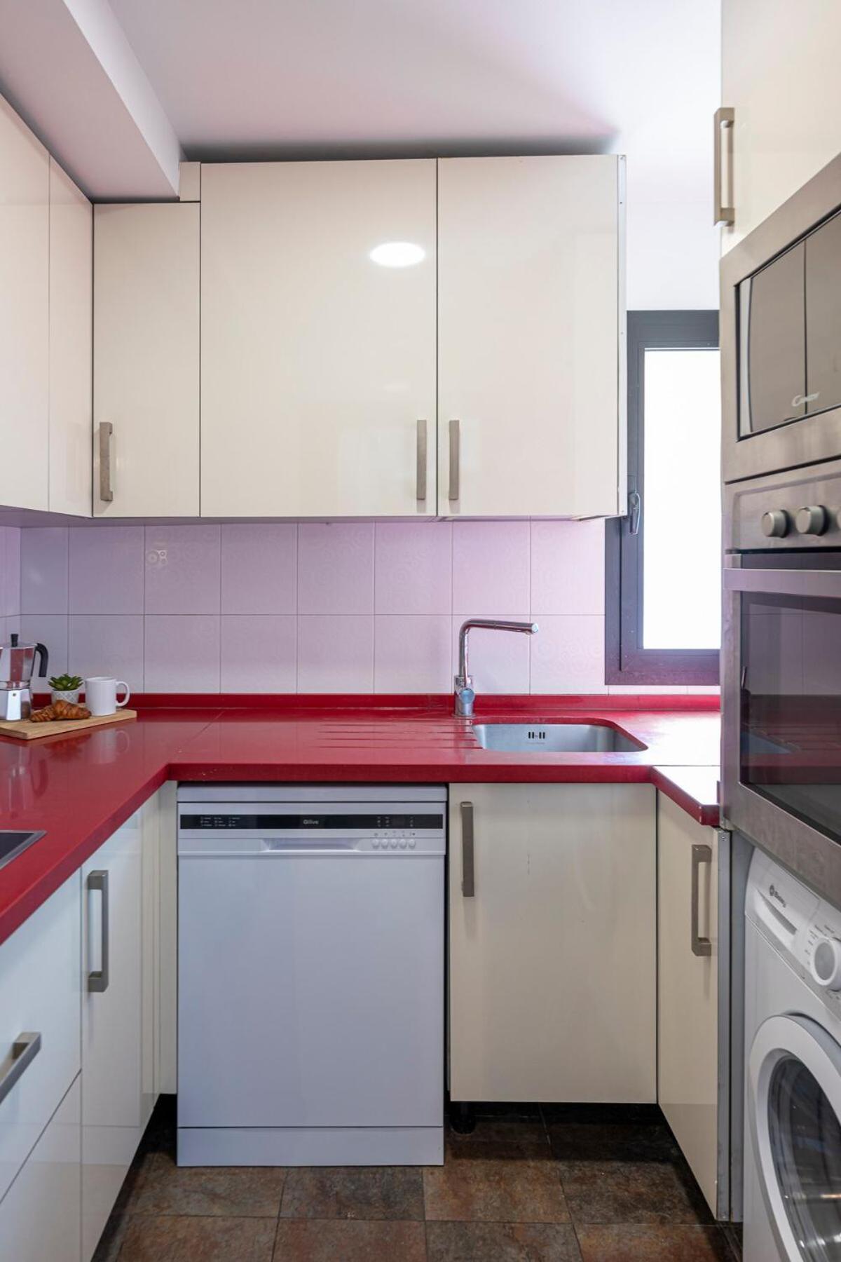 Great 3 Bedroom With Terrace In Golden Mile Apartament